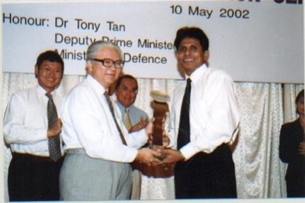9 Dr Tony Tan and Ravi May2002